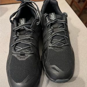 Under Armour size 7 men’s sneakers - Brand New